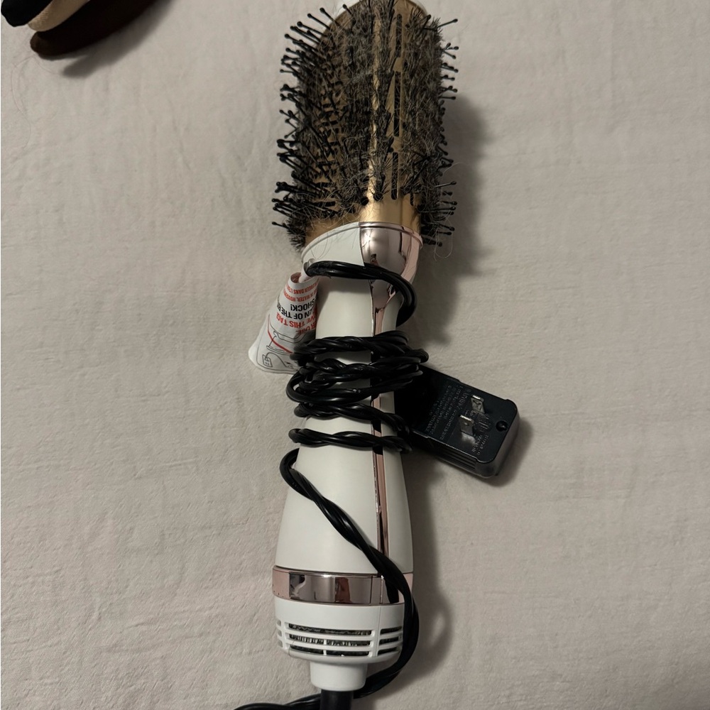 White and Gold Hair Styling Brush